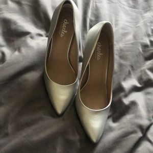 Charles by Charles David Silver Pump 7.5